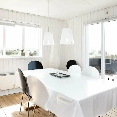 Two-bedroom Holiday In 3 *